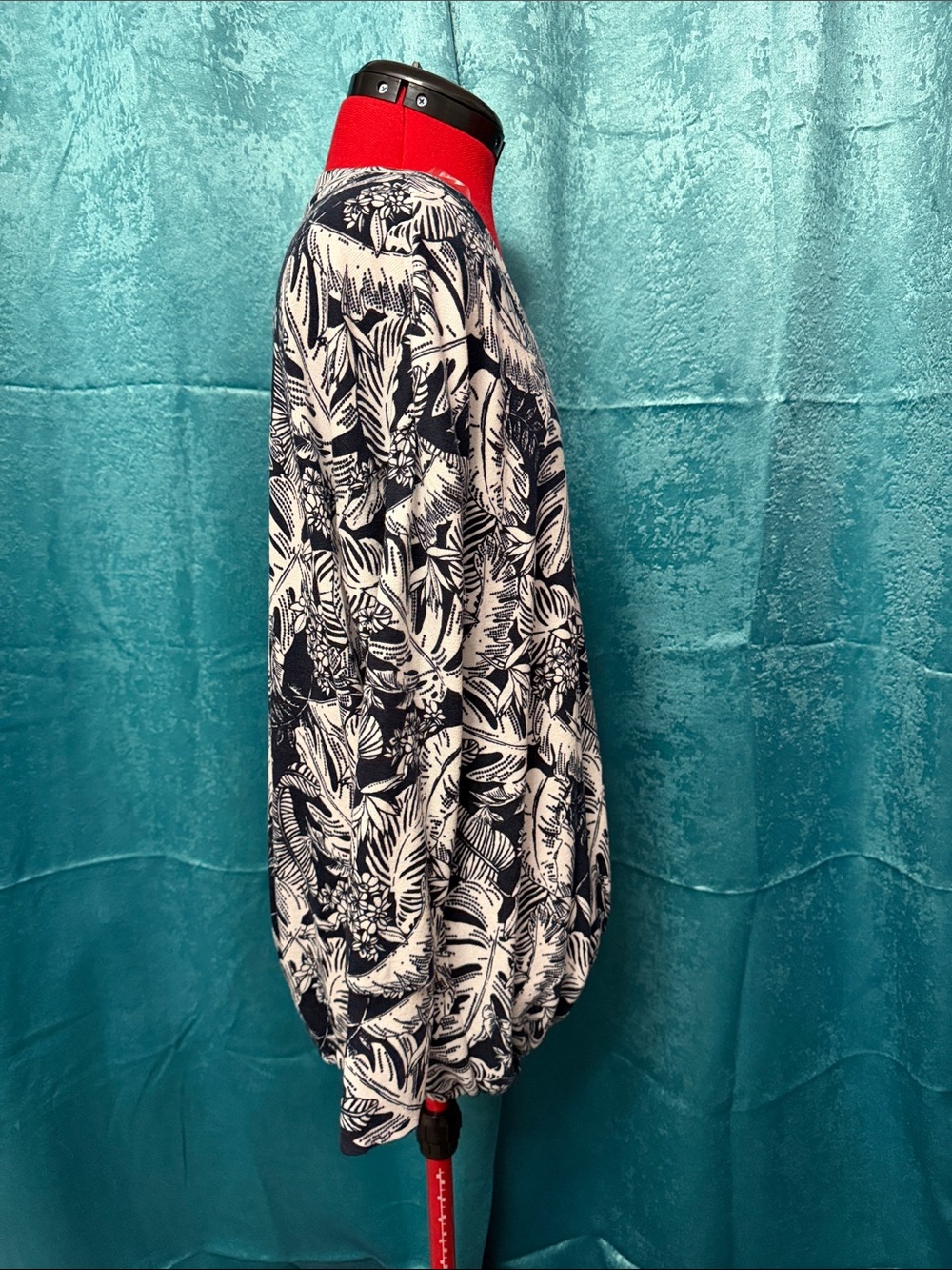 Navy & White Tropical V-Neck Tunic - Picture 4 of 5